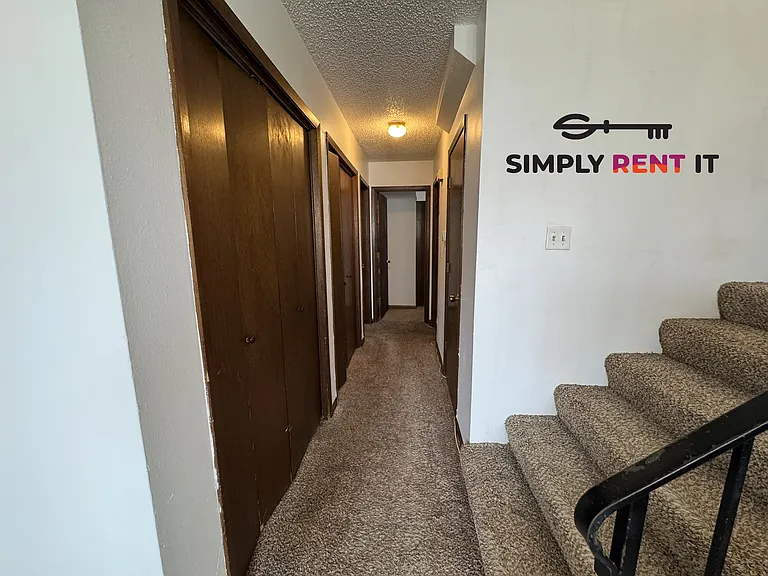 209 E 6th St #104 — Photo 6