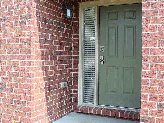 4th image of 41220 Chestnut Dr