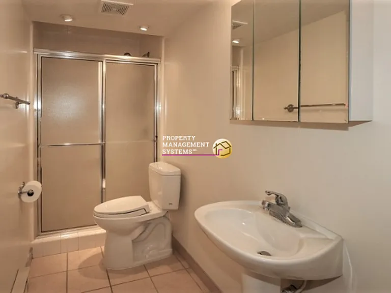 1376 E Rainsborough Rd — Photo 13