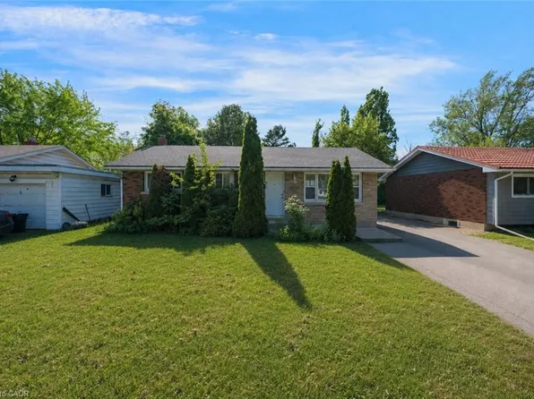 84 Jacobson Ave, Saint Catharines, ON L2T 3A3