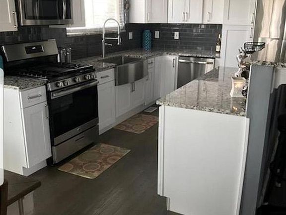 3rd image of 7339 S Shenandoah Dr