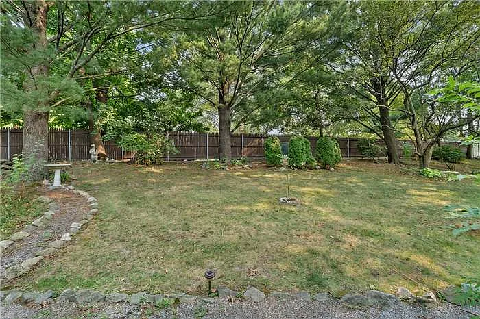 12 Ternay Gdns — Photo 19