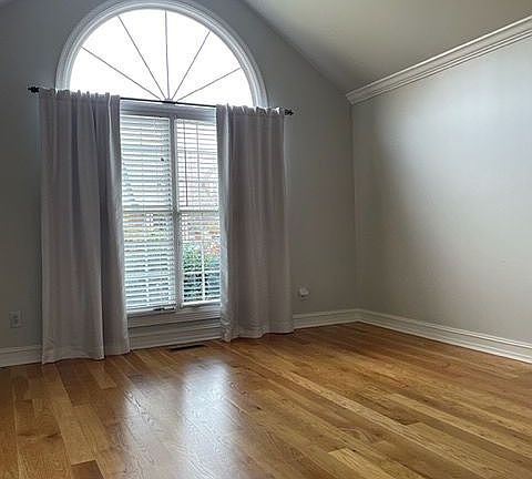 5th image of 228 Stonehedge St