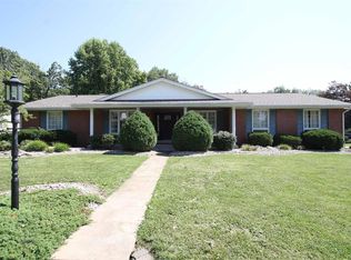 5319 River Aire Dr, Godfrey, IL 62035