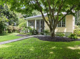 51 Cedar St, Stony Brook, NY 11790
