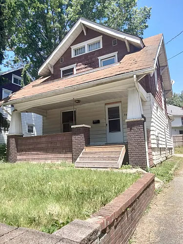 949 W Exchange St Photo 1