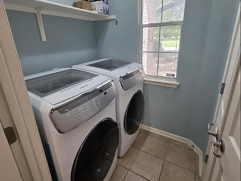 7901 Southwest Pkwy #15 — Photo 14