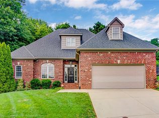 5731 Bromley Dr, Kernersville, NC 27284