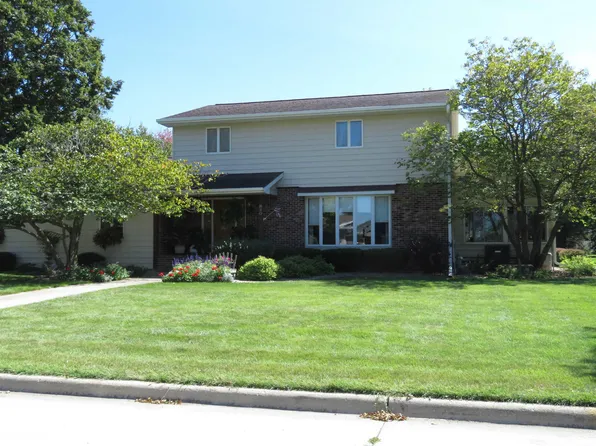 820 Cedar Dr, Clarion, IA 50525