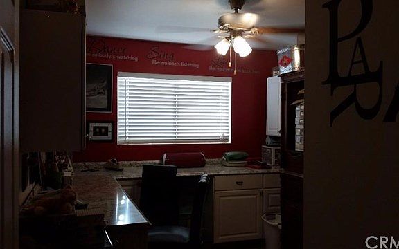 3rd image of 821 Amelia Ave