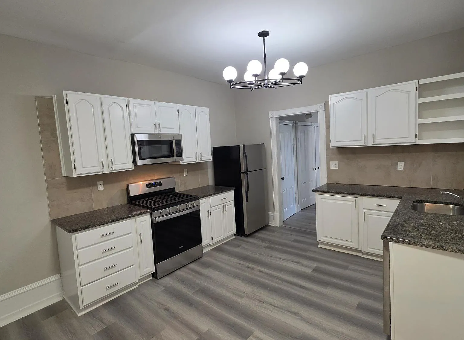 2 bed, 680 sqft, $1,695 — Photo 2