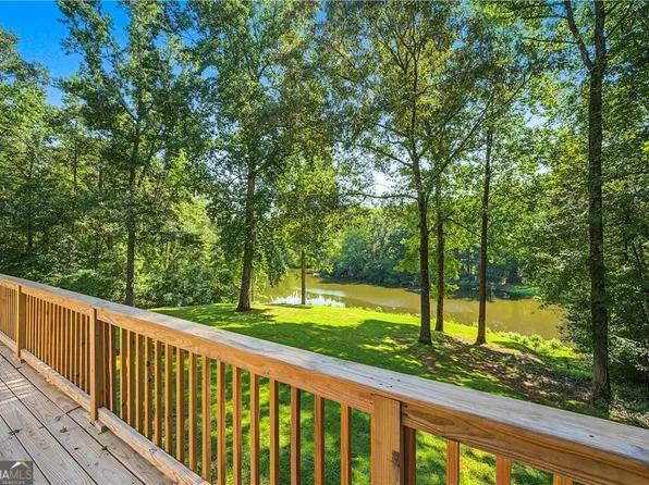 5070 River Lake Dr, Fairburn, GA 30213