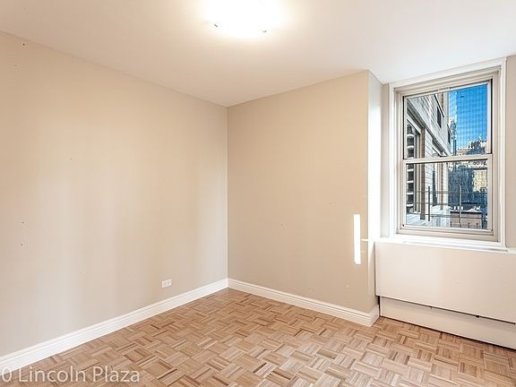 5th image of 30 W 63rd St APT 23K