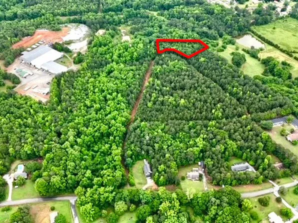 10 Browns Bridge Rd, Elberton, GA 30635