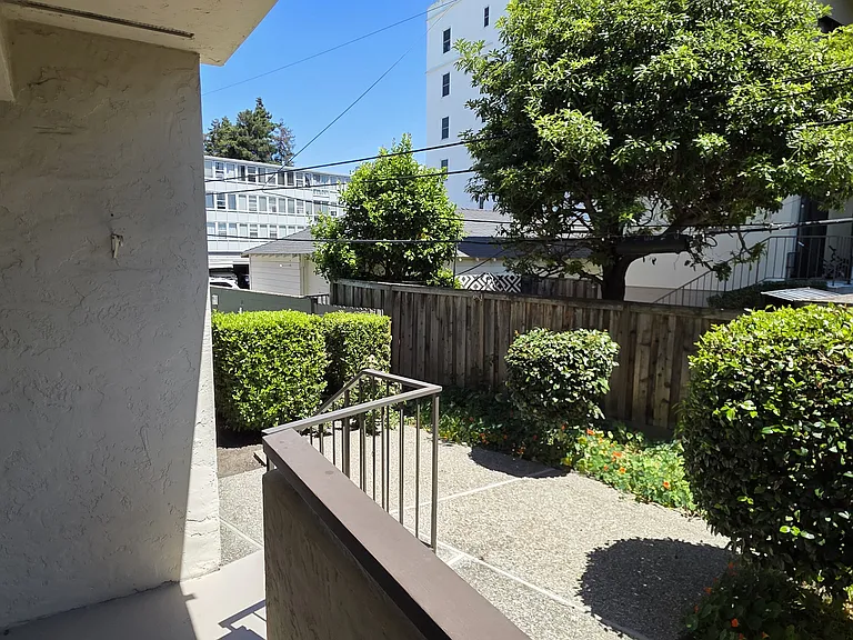 1427 Floribunda Ave #106 — Photo 16