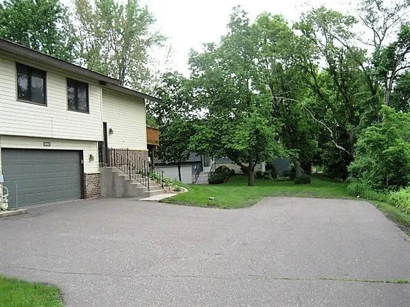 3613 York Dr, Woodbury, MN 55125