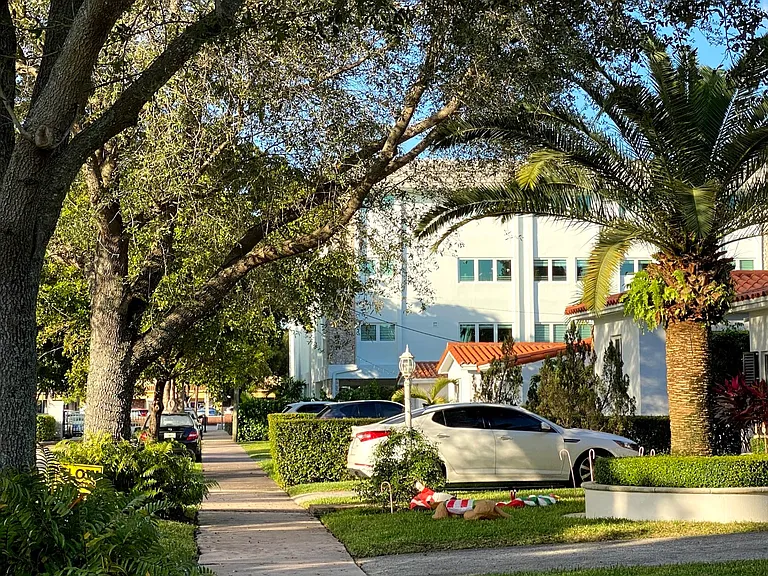 800 Capri — Photo 10