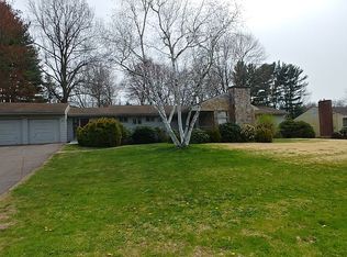 79 W Ridge Dr, West Hartford, CT 06117