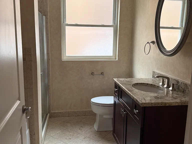 2539 W Lunt Ave #1 — Photo 21