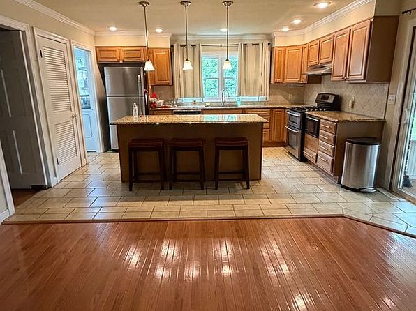 404 W Woodland Dr