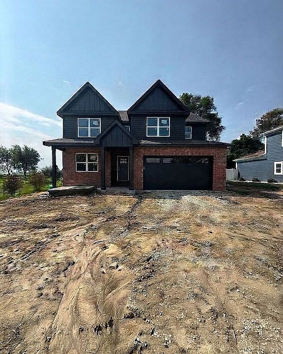 2nd image of 210 Hickory St