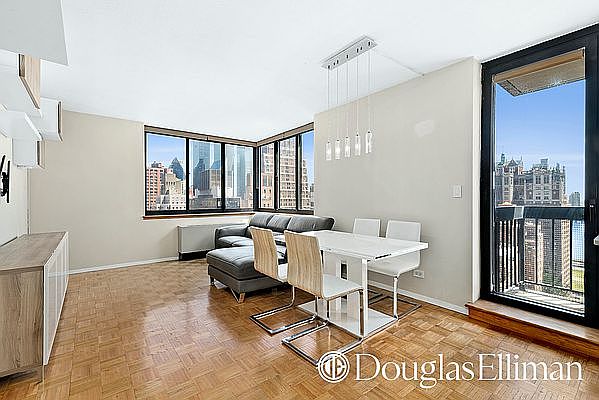 1st image of 250 E 40th St APT 24E