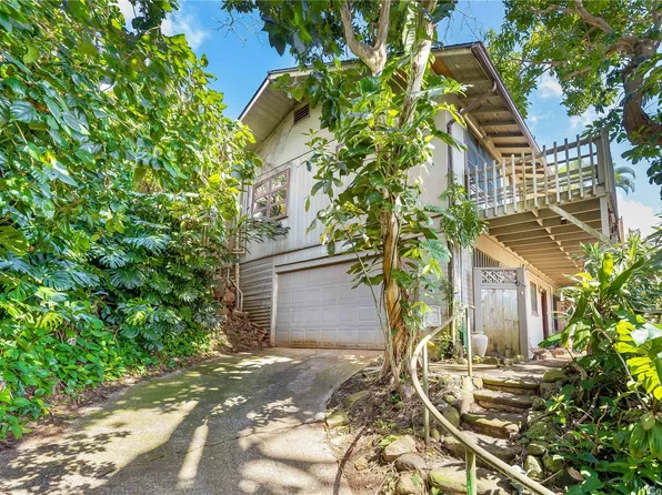 4752 Matsonia Dr, Honolulu, HI 96816