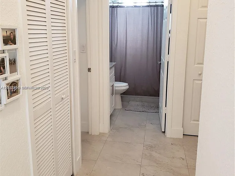 701 NW 127th Pl — Photo 4