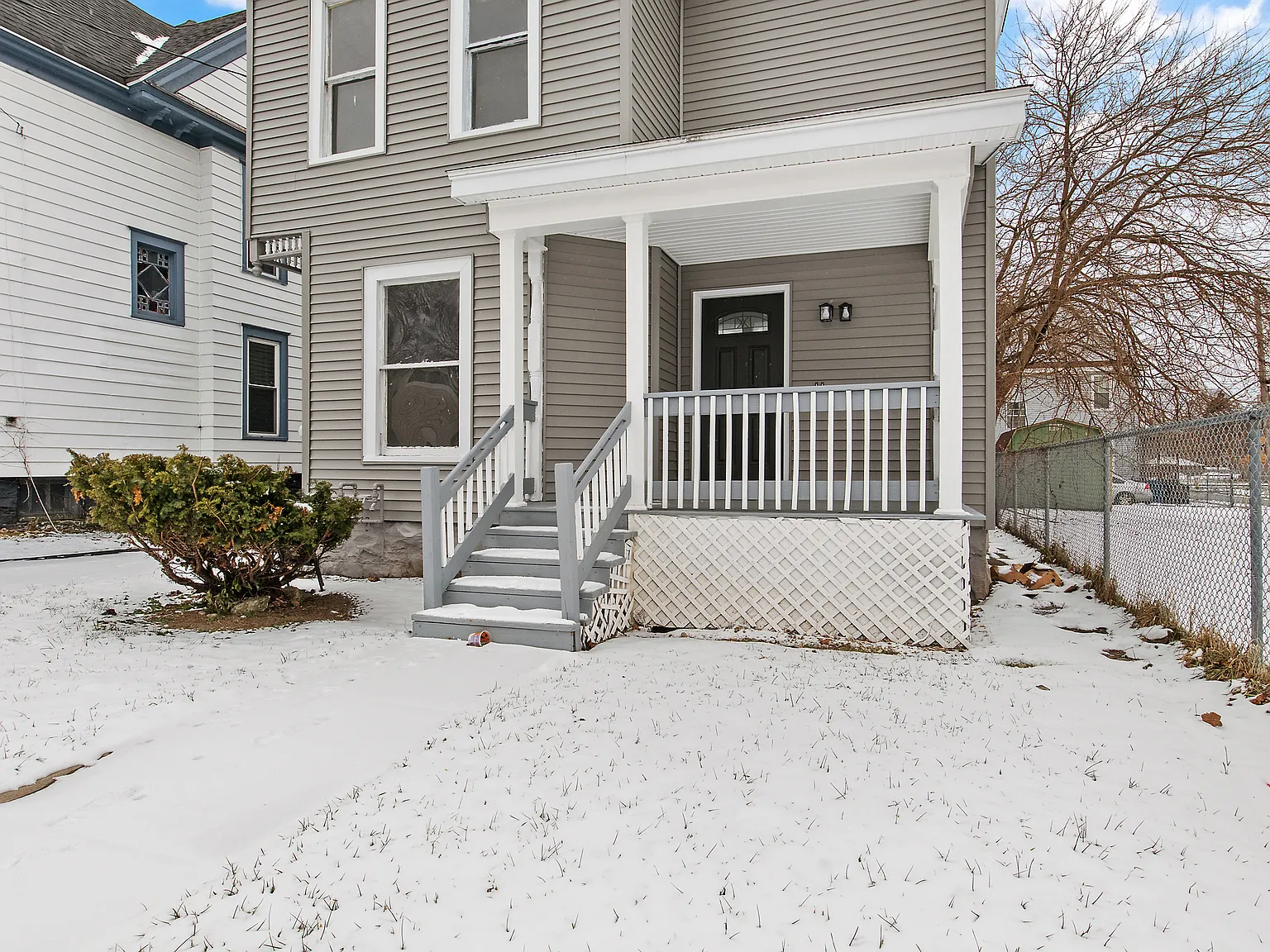 2 bed, 888 sqft, $1,300 — Photo 2