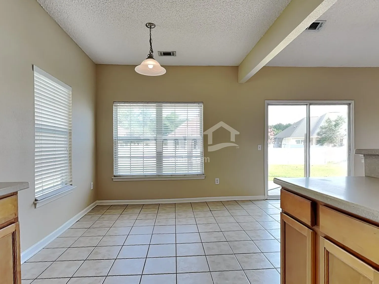 3 bed, 2.0 bath, 1532 sqft, $2,105 — Photo 4