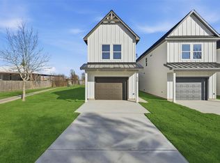 530 N 4th St, La Porte, TX 77571