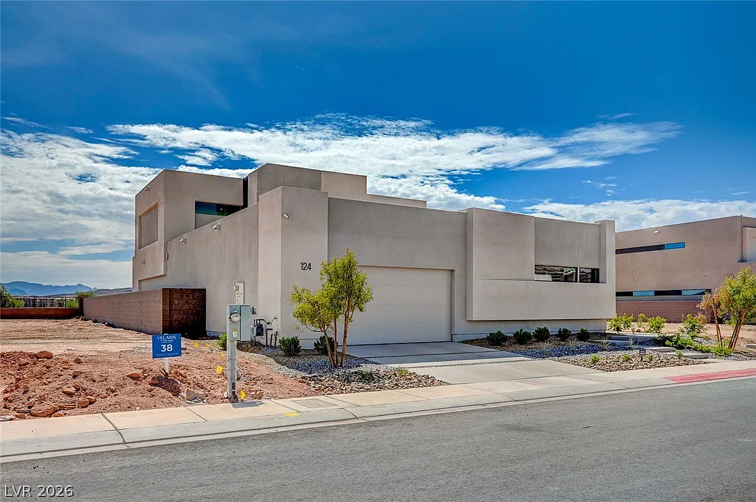 4 bed, 3.5 bath, 3863 sqft, $6,562 — Photo 3