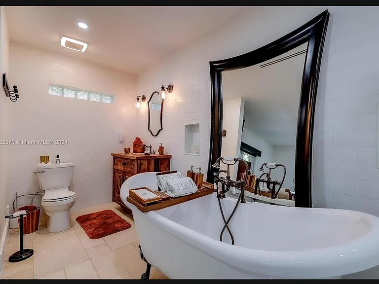 8520 SW 87th Ave — Photo 18