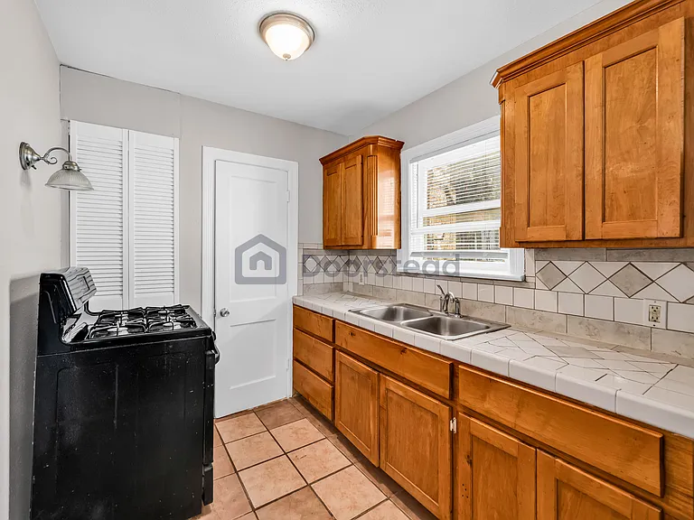 2121 Alabama St — Photo 5