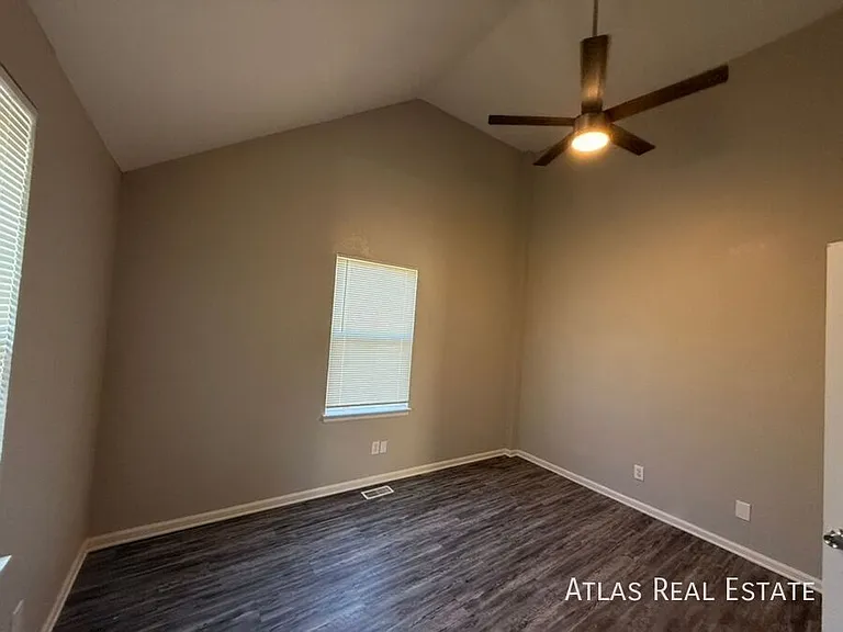 1119 S 14th Ave — Photo 14