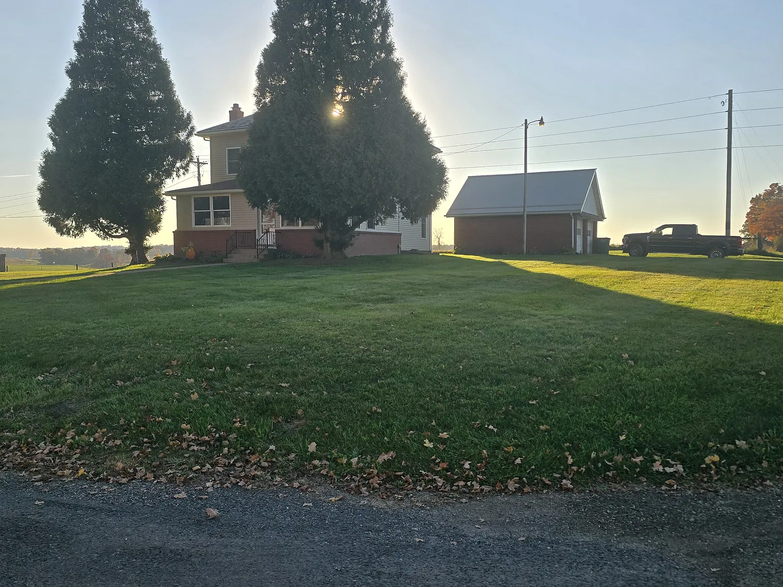 3 bed, 1.5 bath, 1834 sqft, $950 — Photo 2