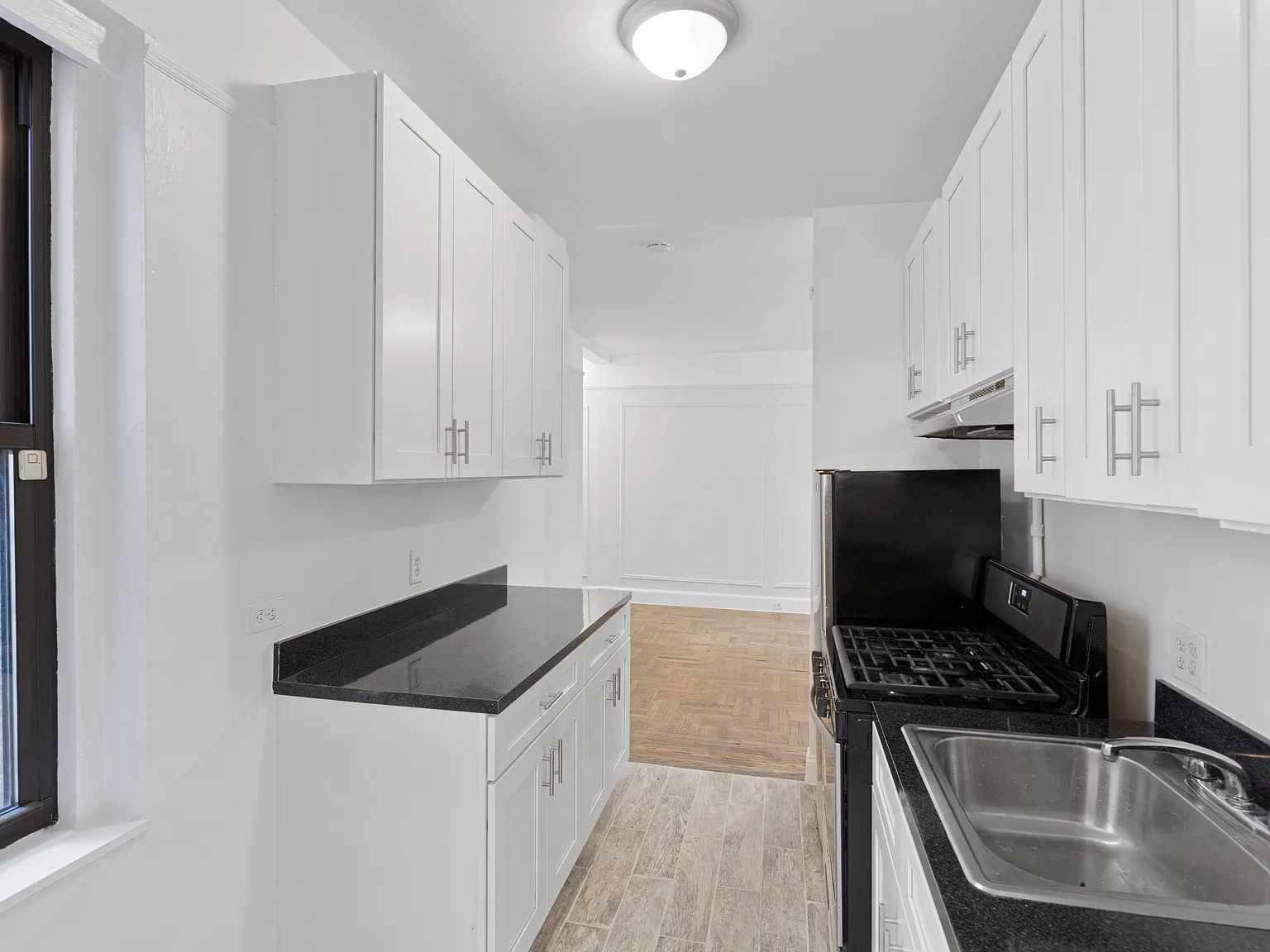 245 W 75th St — Photo 4