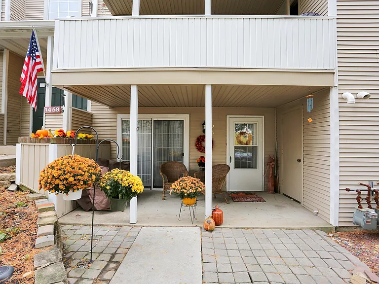 Country Walk Apartments — Photo 19