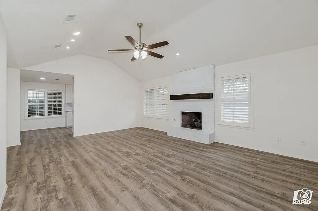3 bed, 2.0 bath, 1732 sqft, $2,795 — Photo 3