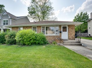 1221 N Webster St, Naperville, IL 60563