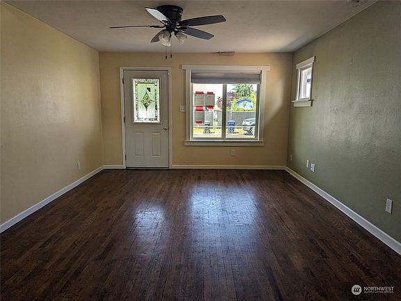 4th image of 6015 S Pine Street