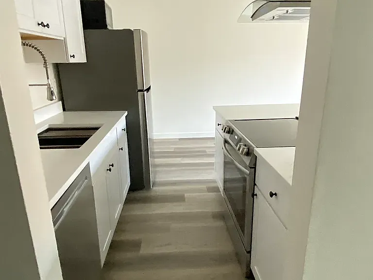 5220 California Ave SW #3 — Photo 4