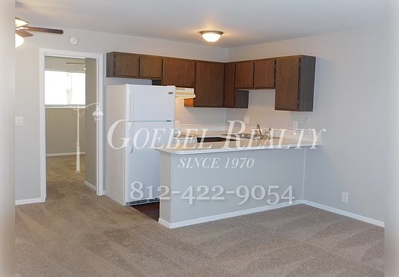 2nd image of 1005 W Franklin St #B