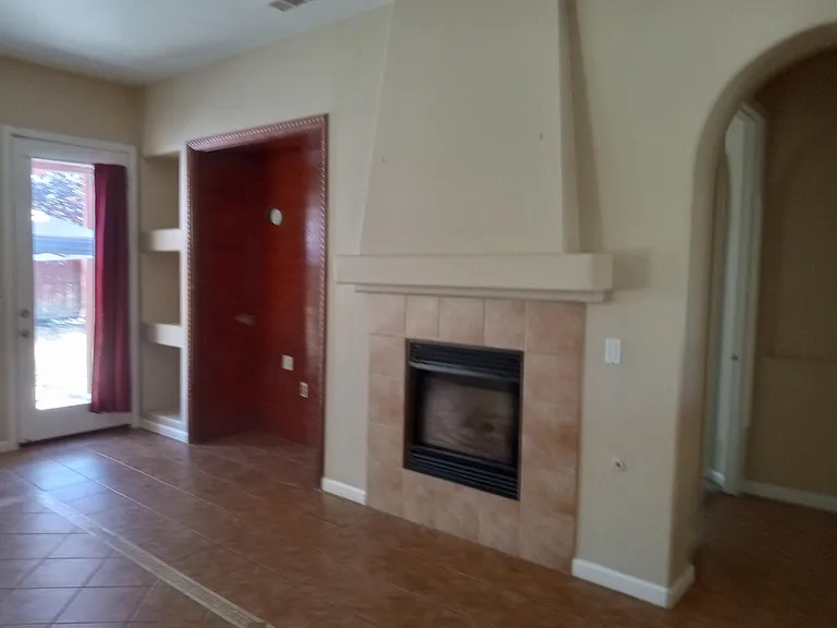 514 Rodeo Grounds Way — Photo 4