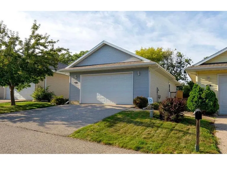 3824 Jay Ln — Photo 3