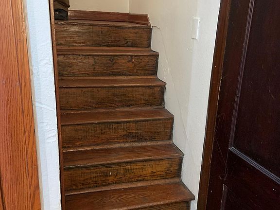 4th image of 2701 Harrison St APT B
