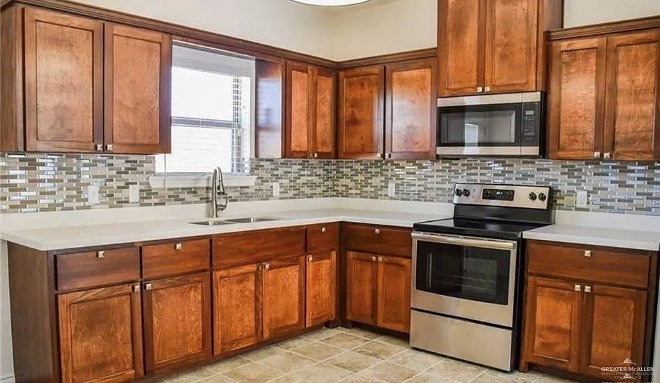 2 bed, 1.0 bath, 800 sqft, $975 — Photo 3