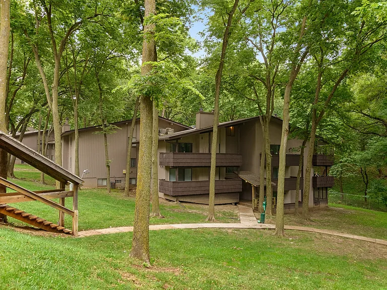 Fontenelle Hills — Photo 24