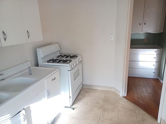 2nd image of 2520 S St APT 14
