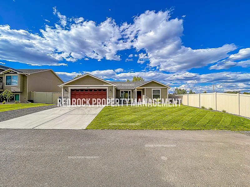 3 bed, 2.0 bath, 1976 sqft, $2,650 — Photo 1
